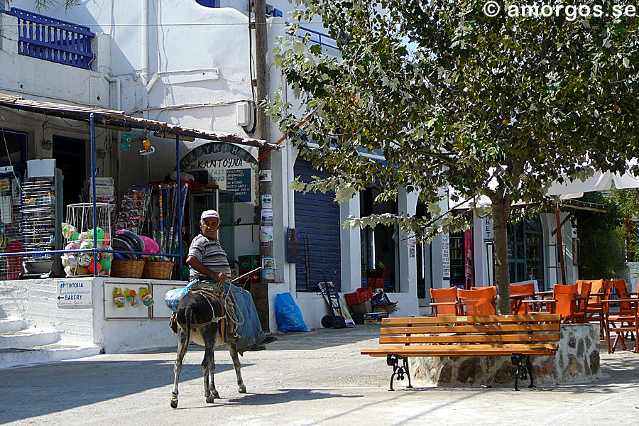 The square in Aegiali on Amorgos.
